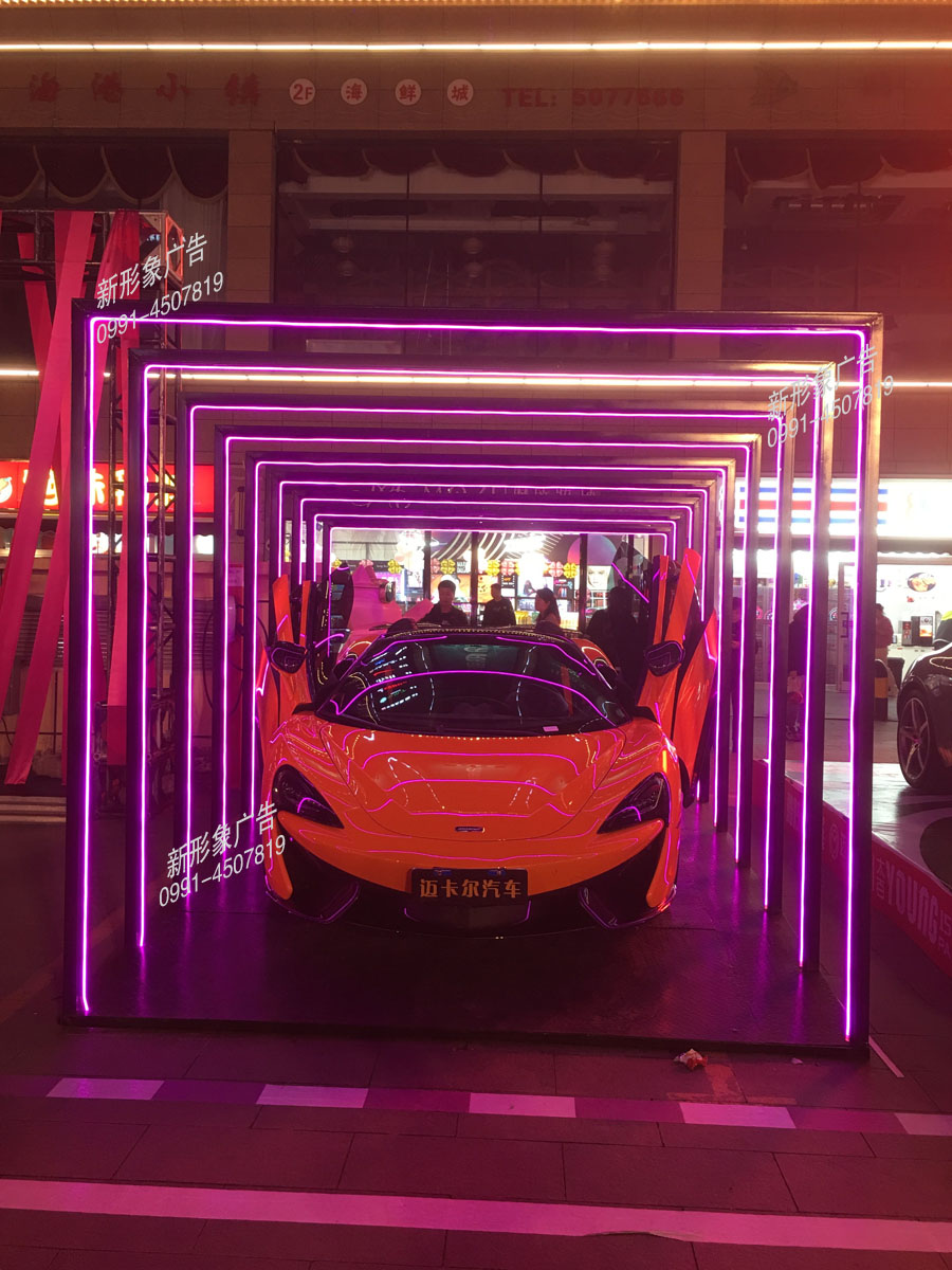 商場(chǎng)活動(dòng)車(chē)展展臺